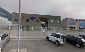 Façana de l'empresa Intergrup Aviàpunt, al polígon de La Valldan de Berga