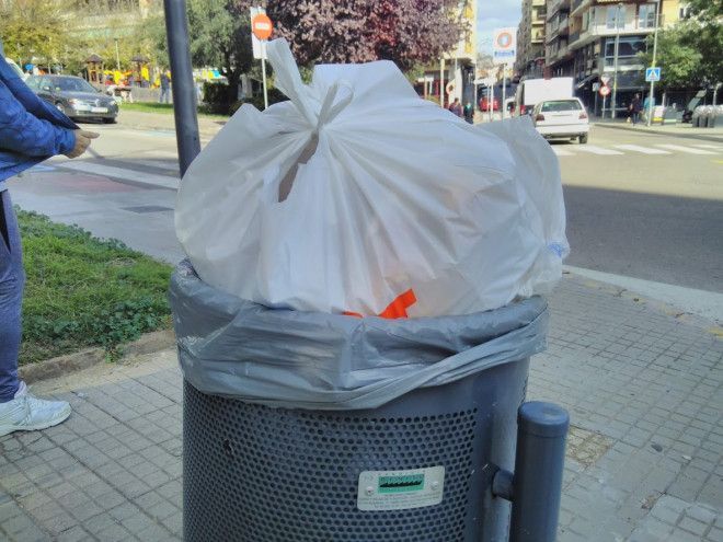Retirada de contenidors el dia abans de la recollida porta a porta