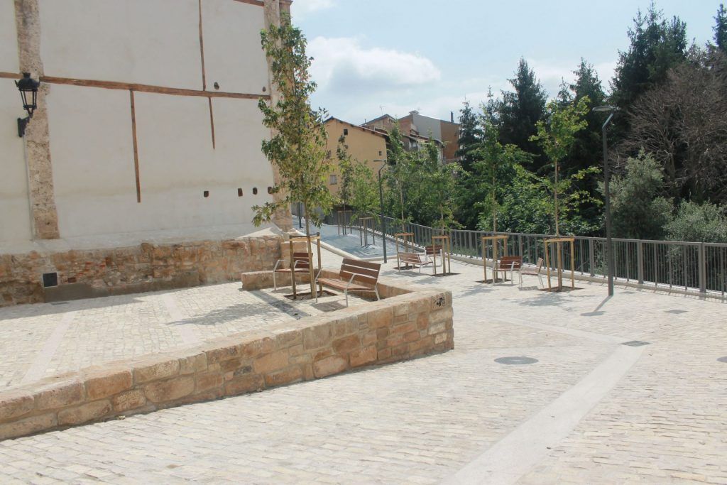 El carrer Harmonia, després de les obres d'urbanització