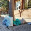 Bosses d'escombraries abandonades a la carretera de Sant Fruitós, en una acció sancionada per l'Ajuntament de Berga