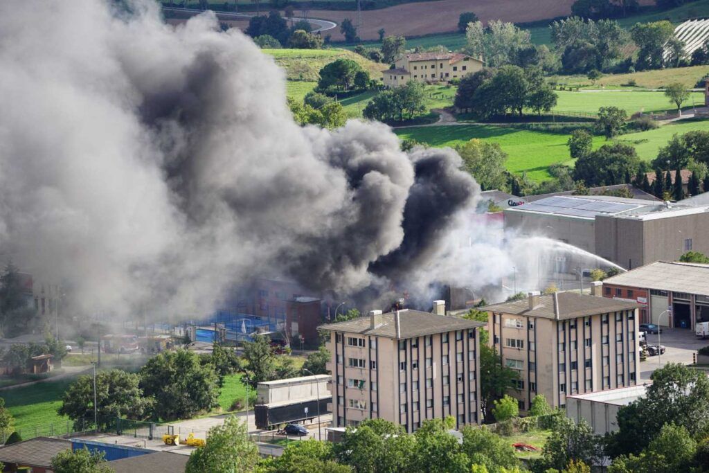 L'incendi és ben visible des de tot Berga, Avià i rodalies. | D. López