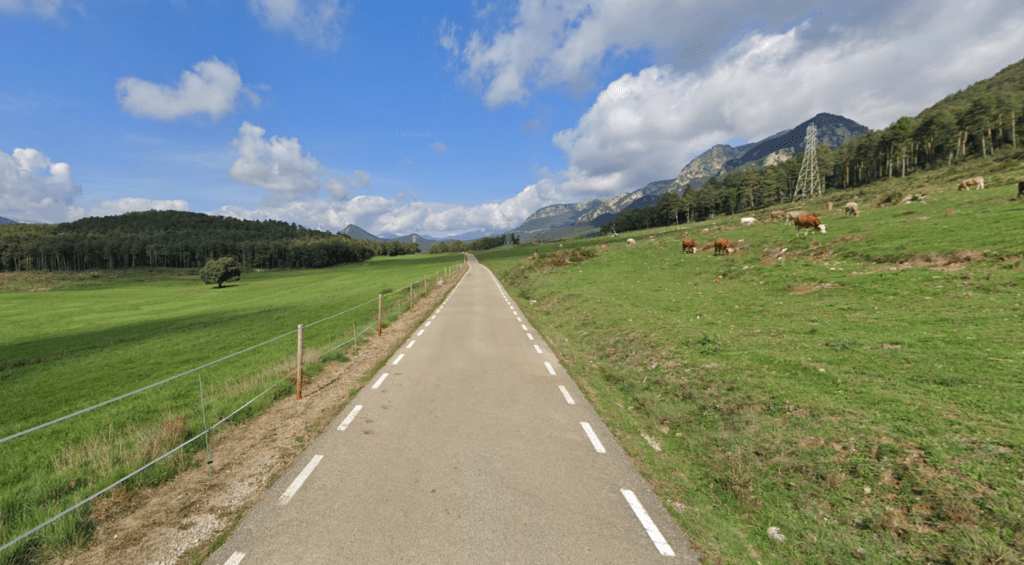 Pla de Clarà, a la carretera de la Nou a Vilada, on es construiria l'embassament de la nova central