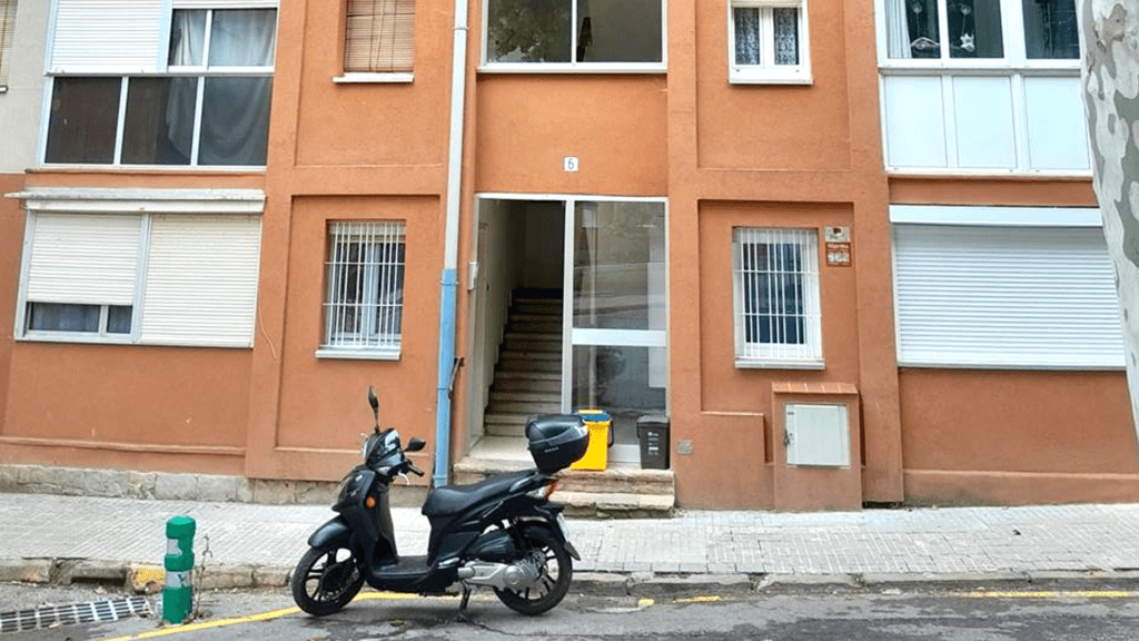 Edifici de Santa Eulàlia, a Berga, on es troba el pis okupat que ven la immobiliària Hipoges | Hipoges