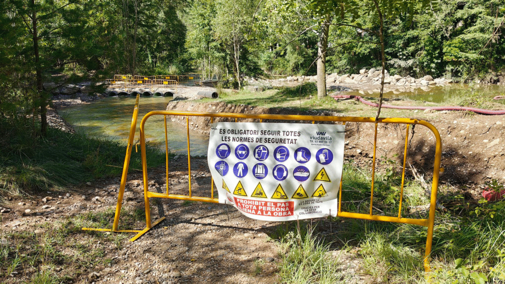 Obres a l'estació d'aforament del Llobregat a Cal Rosal (Berga), a tocar de la Via Verda
